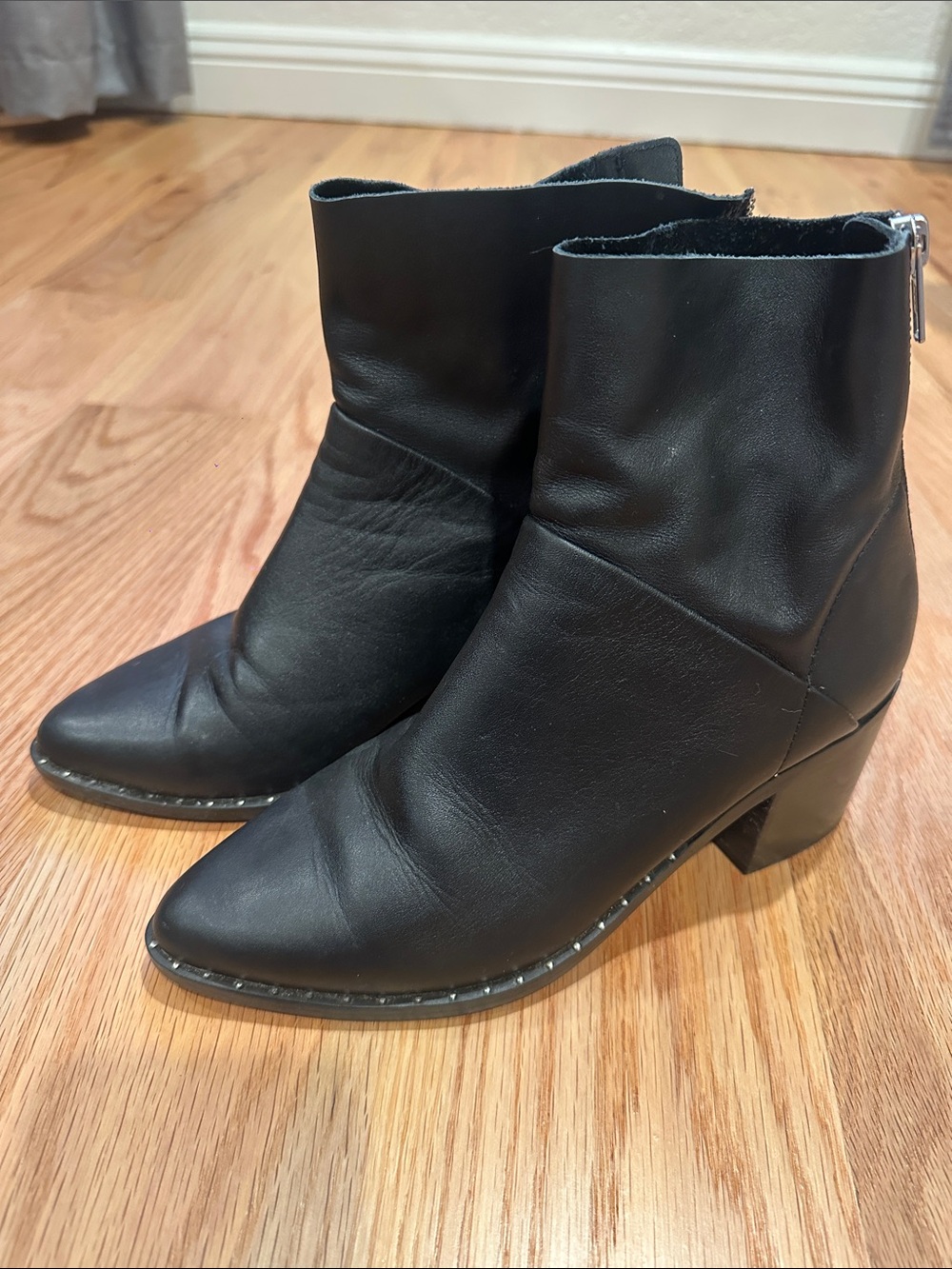 Treasure & Bond Black Pointed Toe Ankle Booties with Block Heel